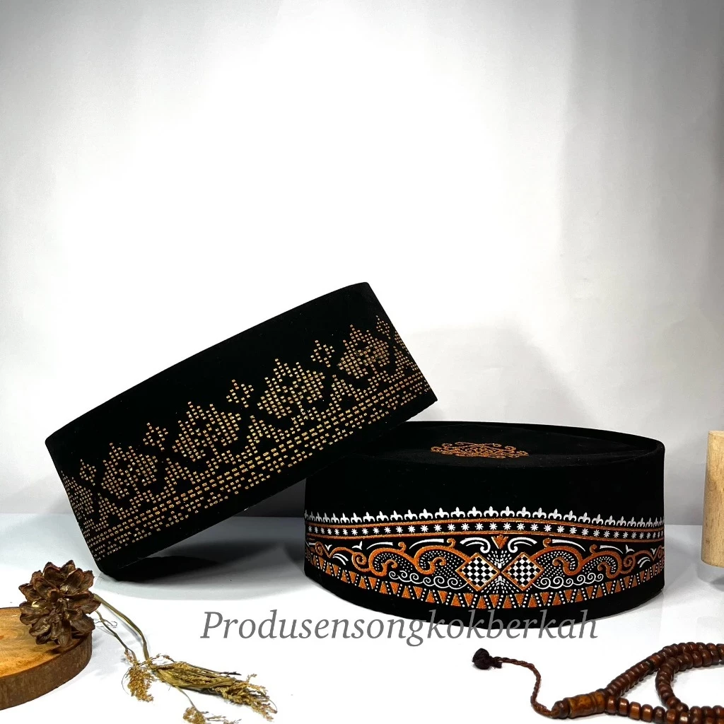 Normal high gold batik songkok cap (9 cm) + There is a box of every Peci